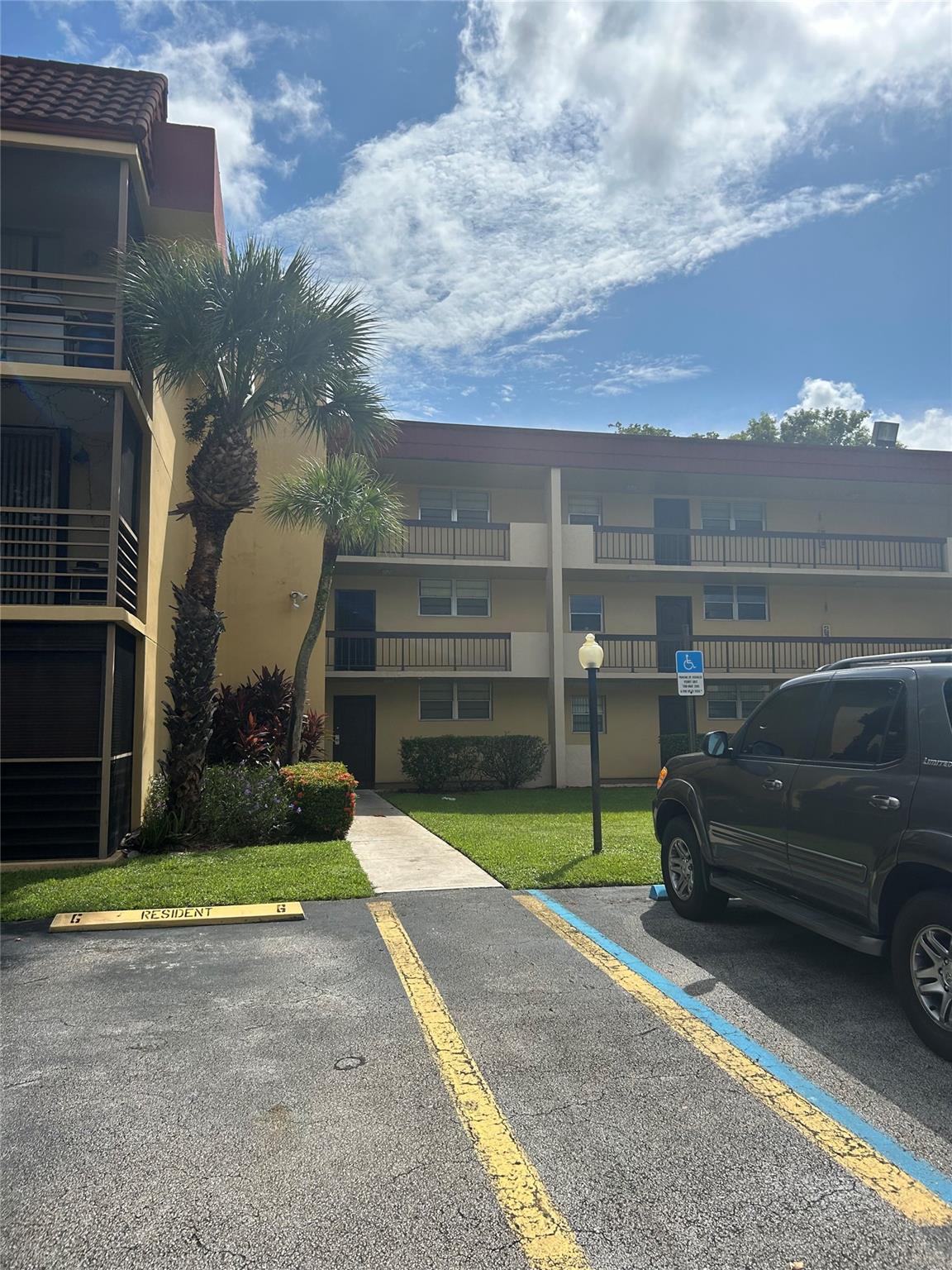 Homes for sale in Hollywood, FL | 3253 Foxcroft Rd #g305, Hollywood, FL 33025 | MLS# F10461340