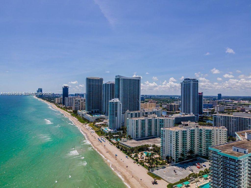 Tides On Hollywood Beach