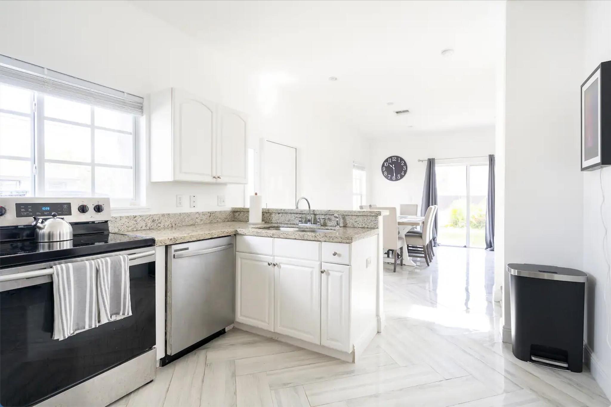 3570 Ne 3rd Avenue Oakland Park FL 33334 | R11021096