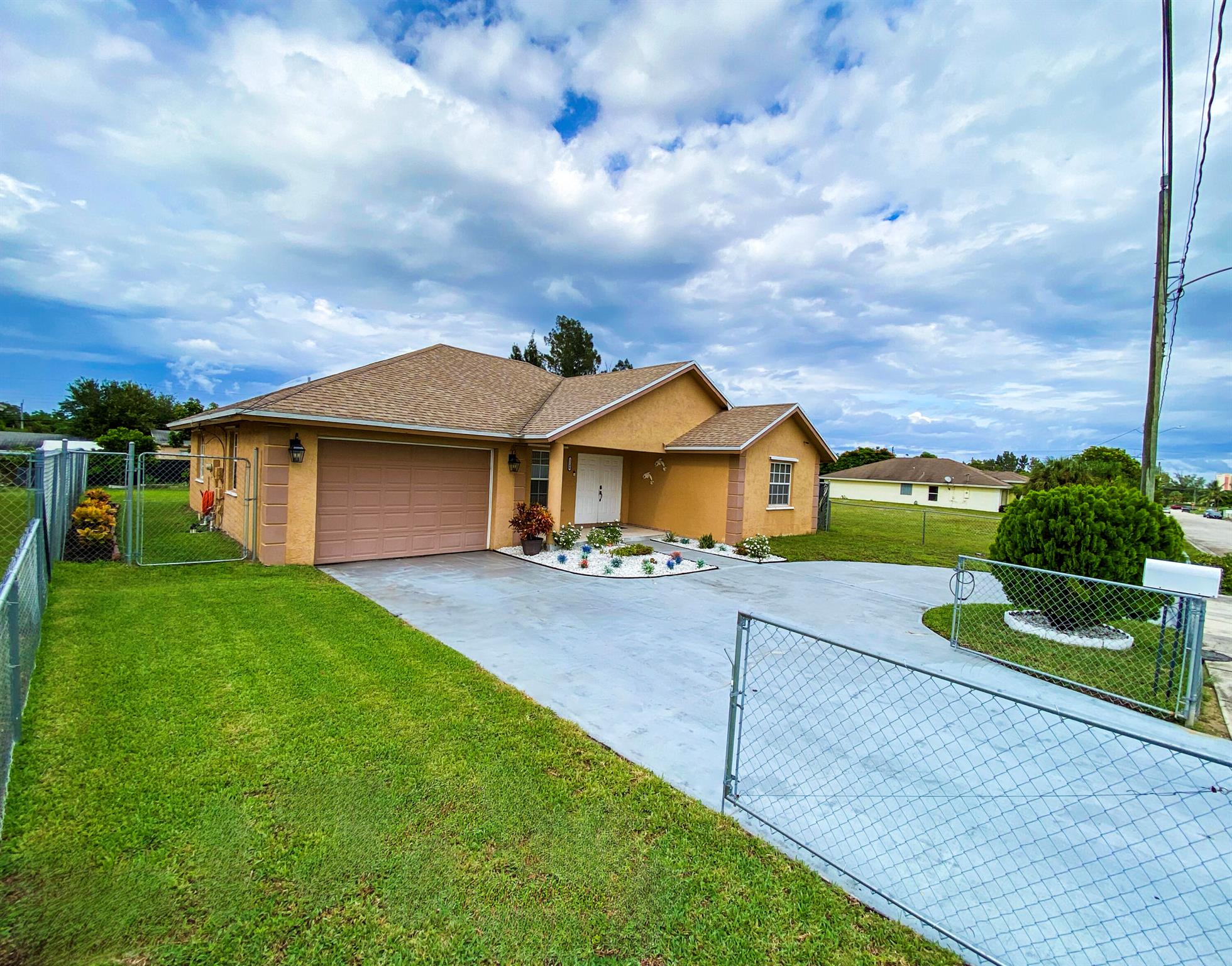 1148 W 30th Street, Riviera Beach, FL 33404, 4 Bedrooms , 2 Bathrooms ,Single Family Residence,Sold,R11021282, Horizon Palm Realty Group