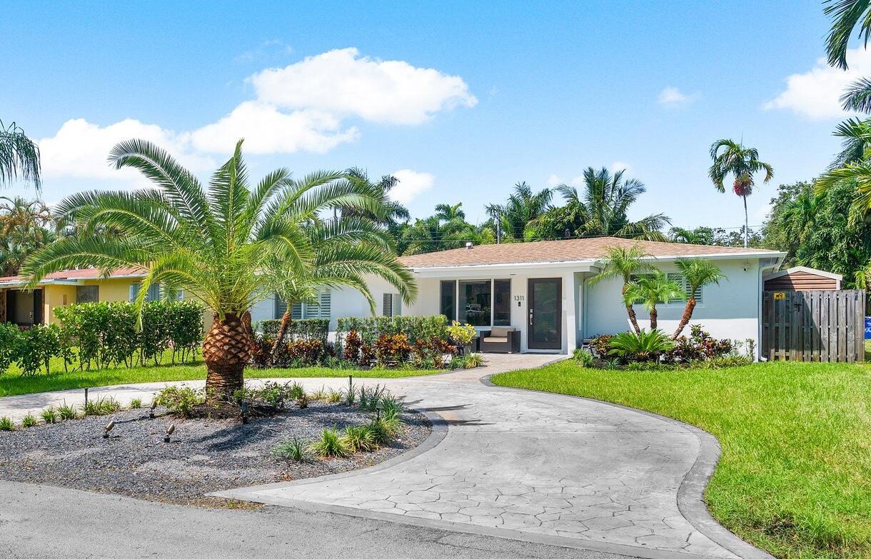 1311 Dewey Street Hollywood FL 33019 | R11022066