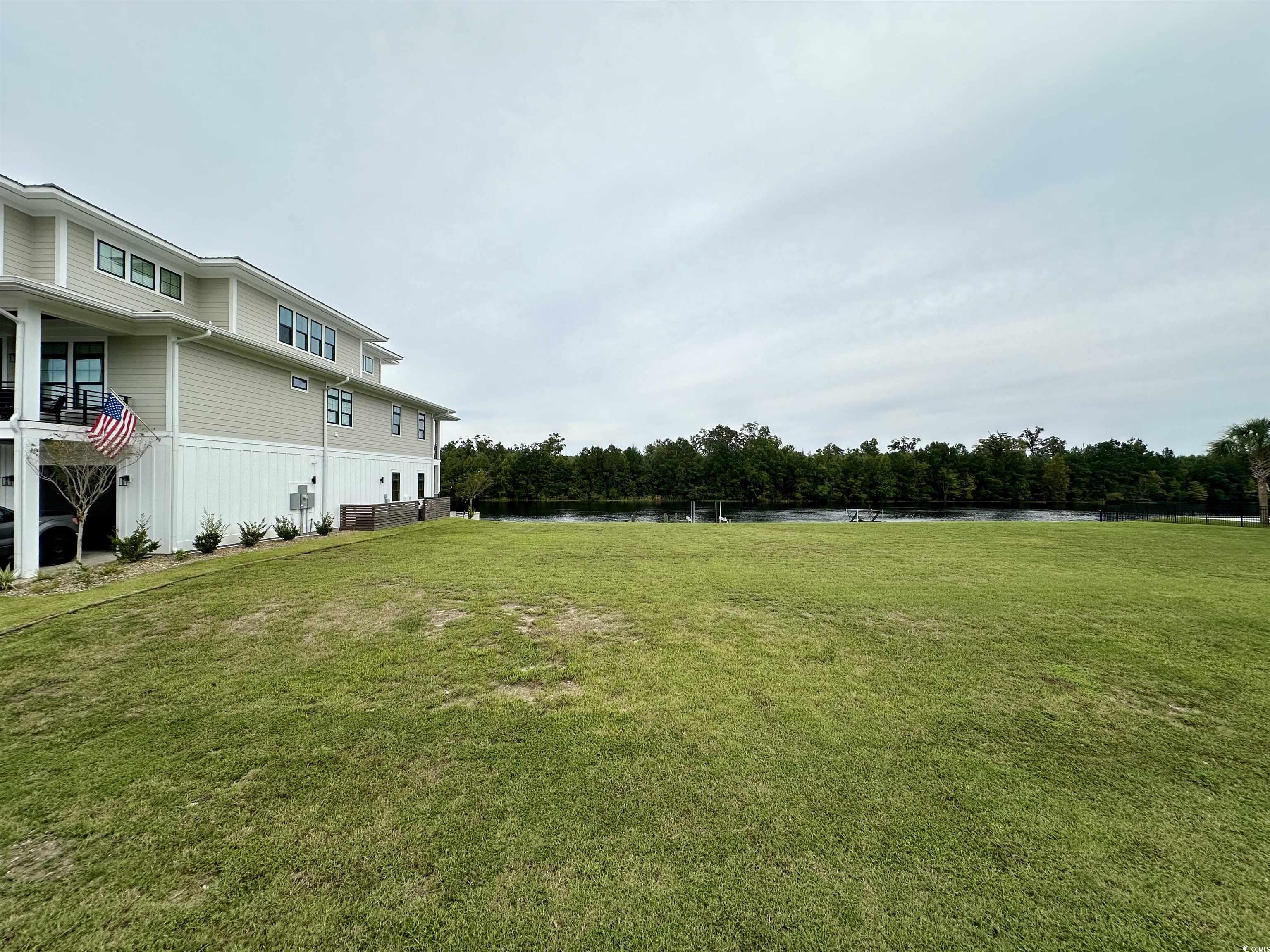 2421761 | Photo 2