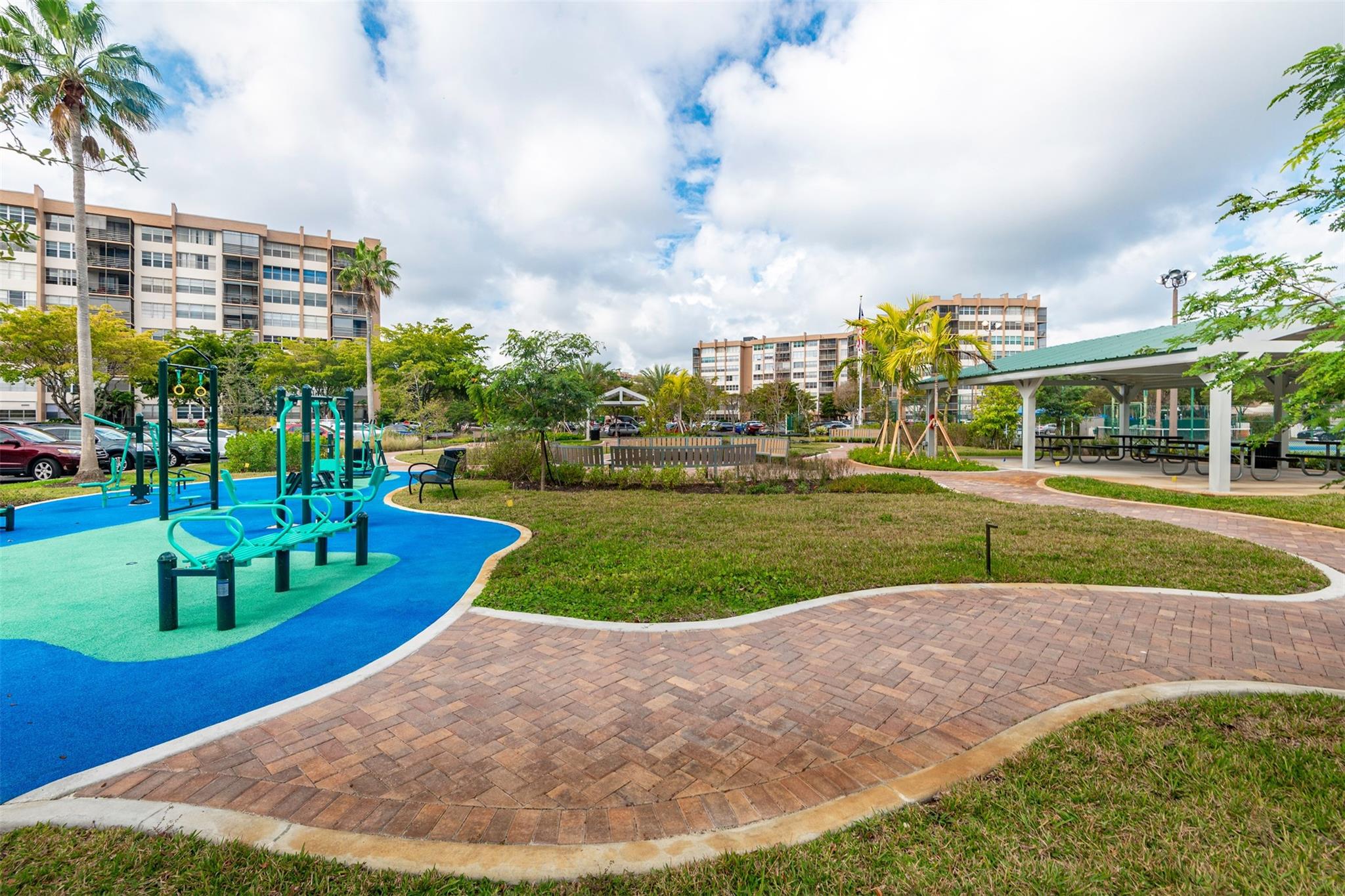 Homes for sale in Pembroke Pines, FL | 1000 Saint Charles Pl #220, Pembroke Pines, FL 33026 | MLS# F10462240