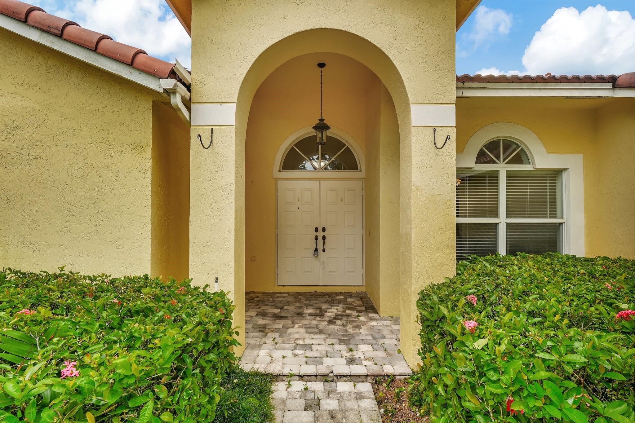 1959 Water Ridge Dr, Weston, FL 33326, 4 Bedrooms , 2 Bathrooms ,Single Family Residence,Off Market,F10462186, Horizon Palm Realty Group