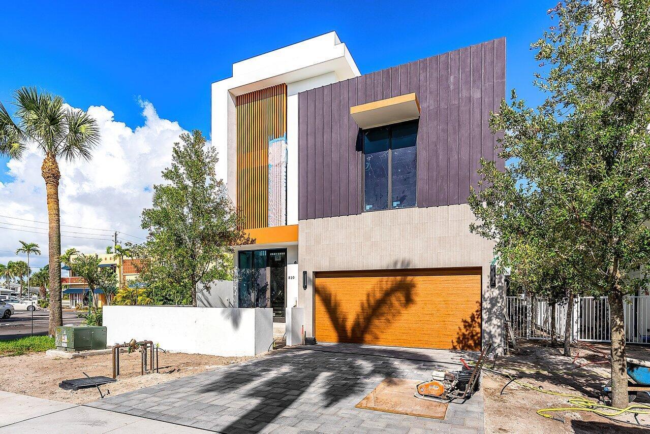 810 Palm Trail Delray Beach FL 33483 | R11024063