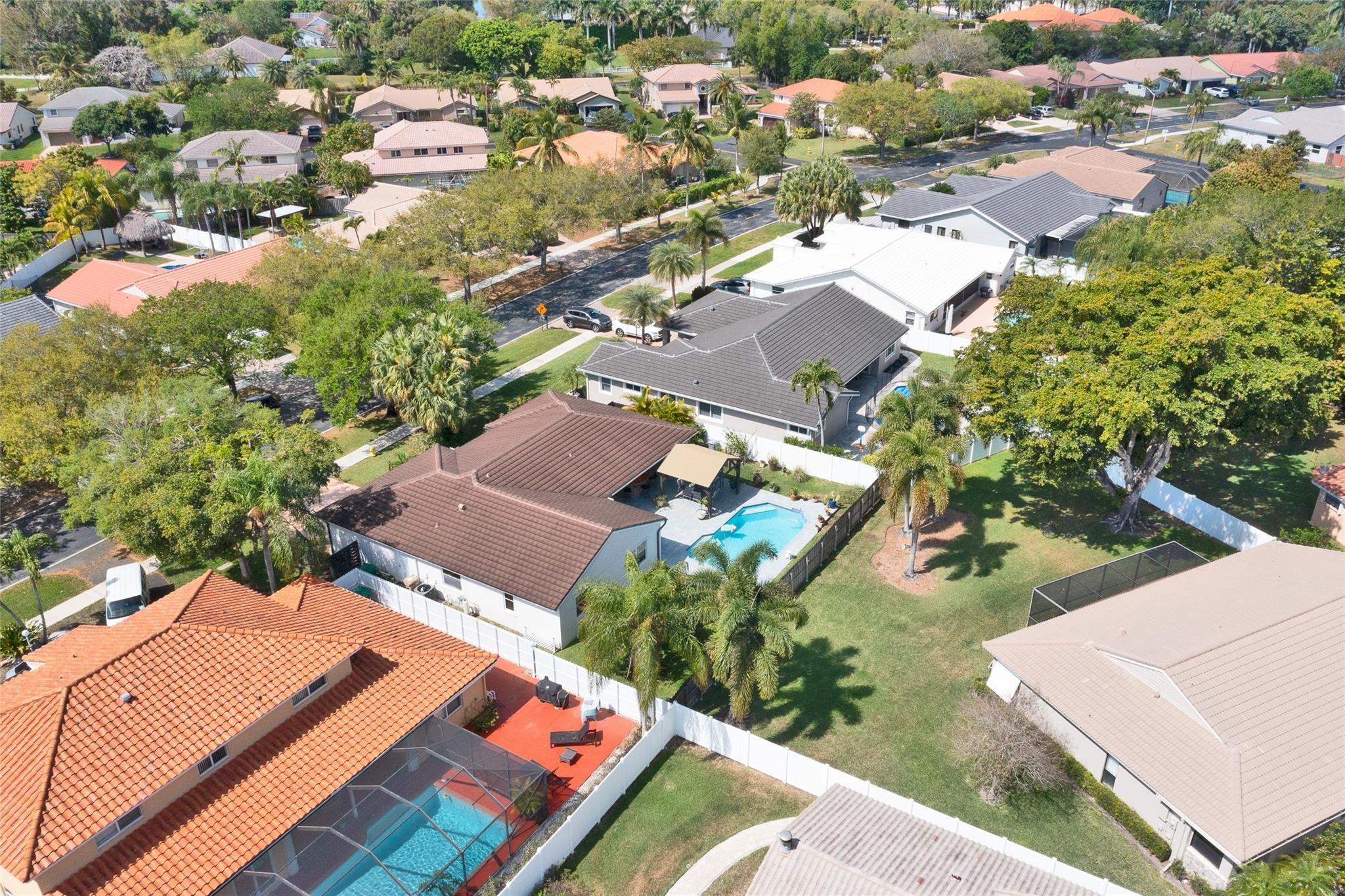 Homes for sale in Davie, FL | 5210 Hawkes Bluff Ave, Davie, FL 33331 | MLS# F10463062