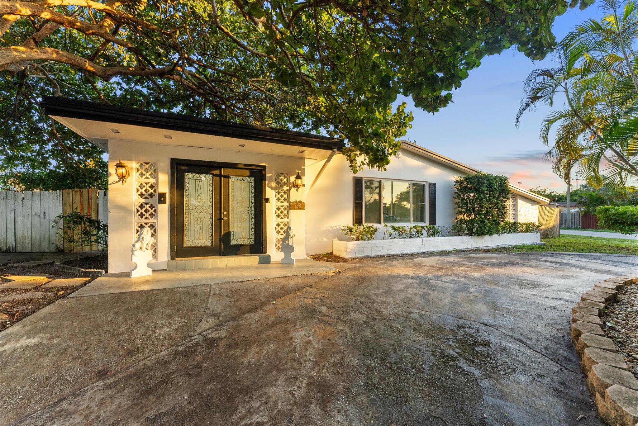 6590 Arthur Street Hollywood FL 33024 | R11026032