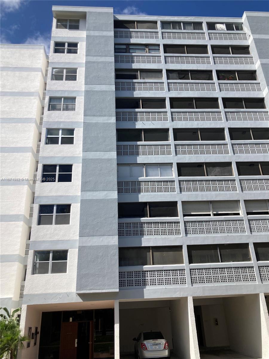 Lakes Of Inverrary Condo