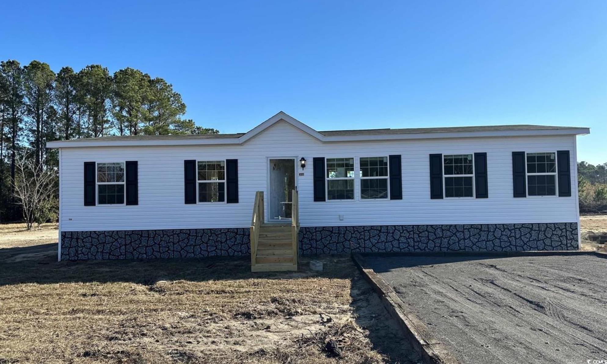 215 Eva Dr. Loris, SC 29569