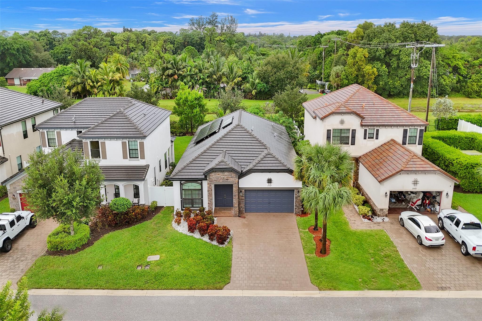 Overall views of the property from different angles
