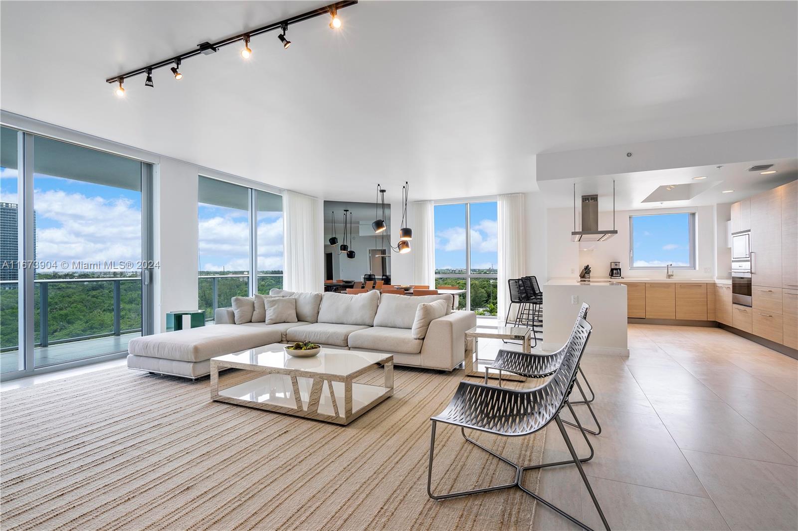 Apartamento en Venta en North Miami Beach, FL
