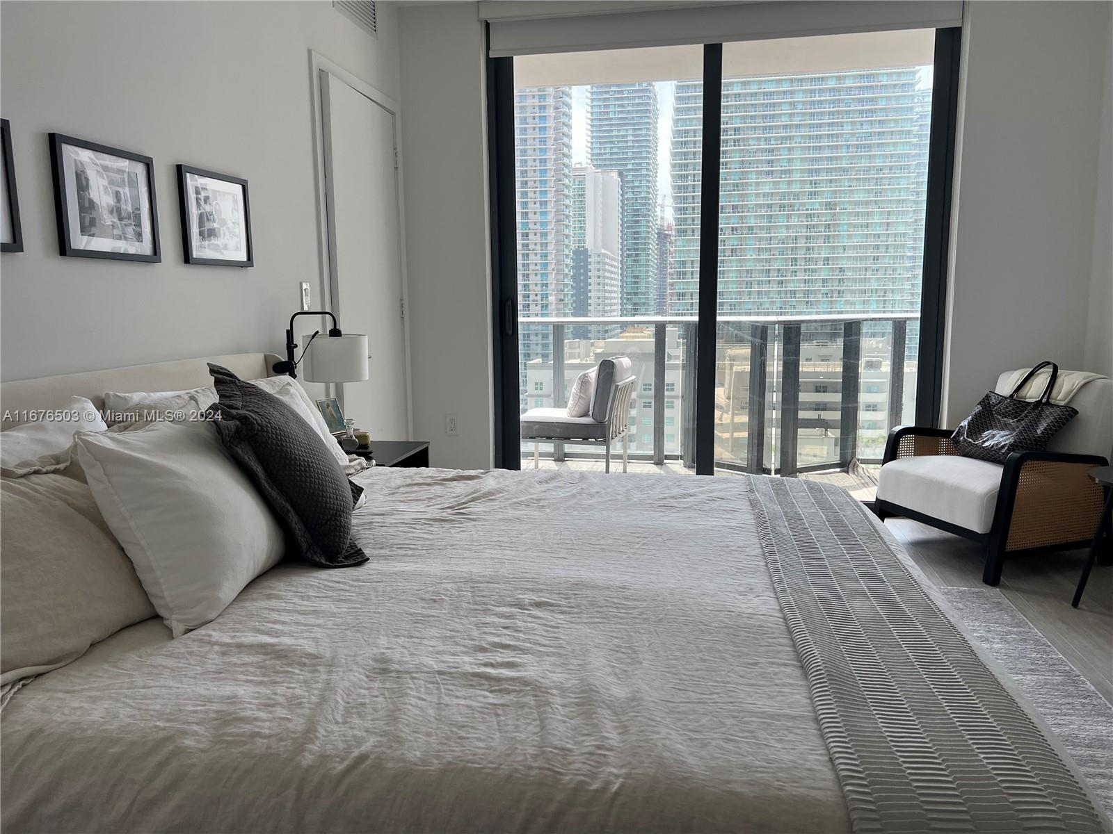 Condo for Sale in Miami, FL