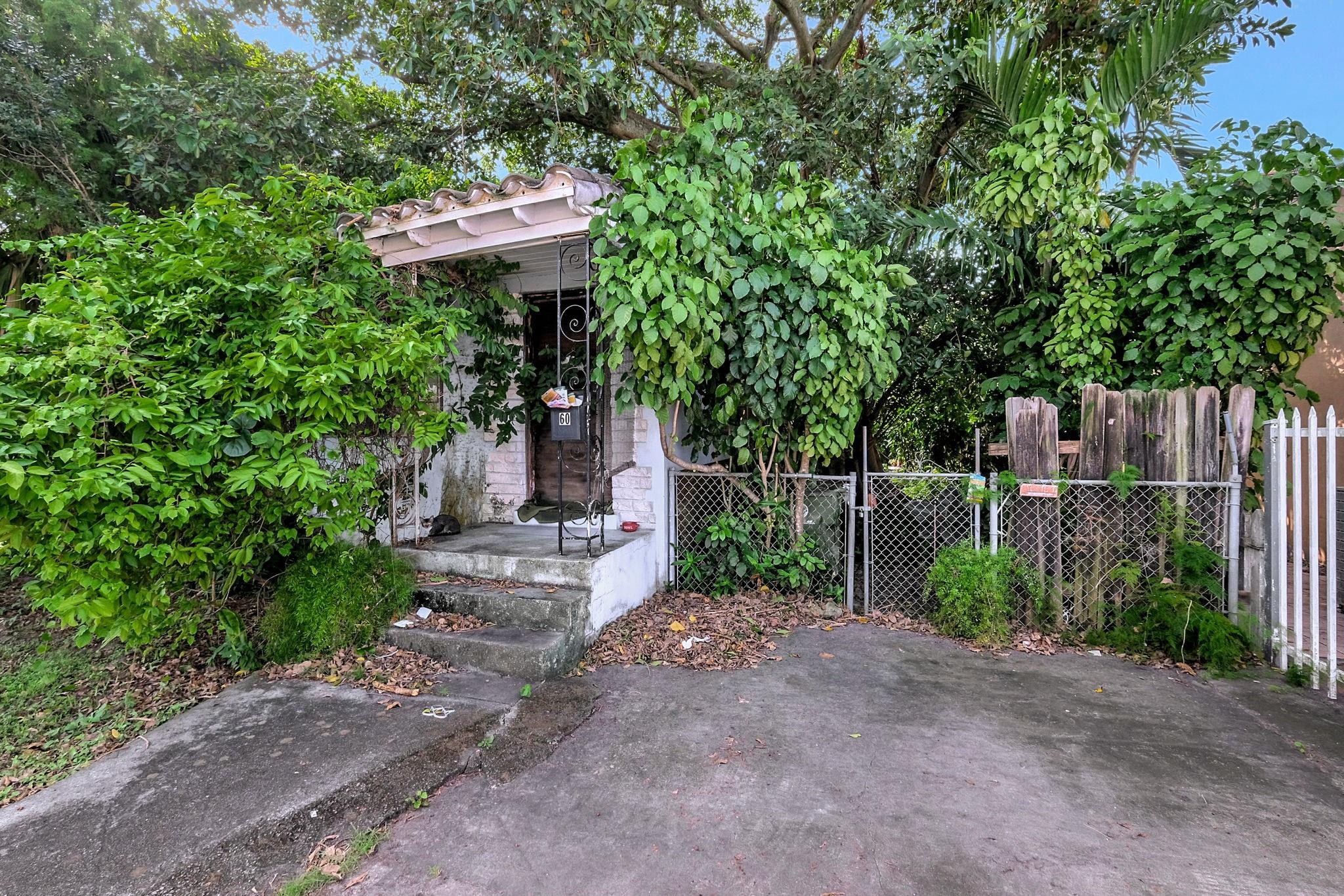 Homes for sale in Hialeah, FL | 60 E 14th St, Hialeah, FL 33010 | MLS# F10466598