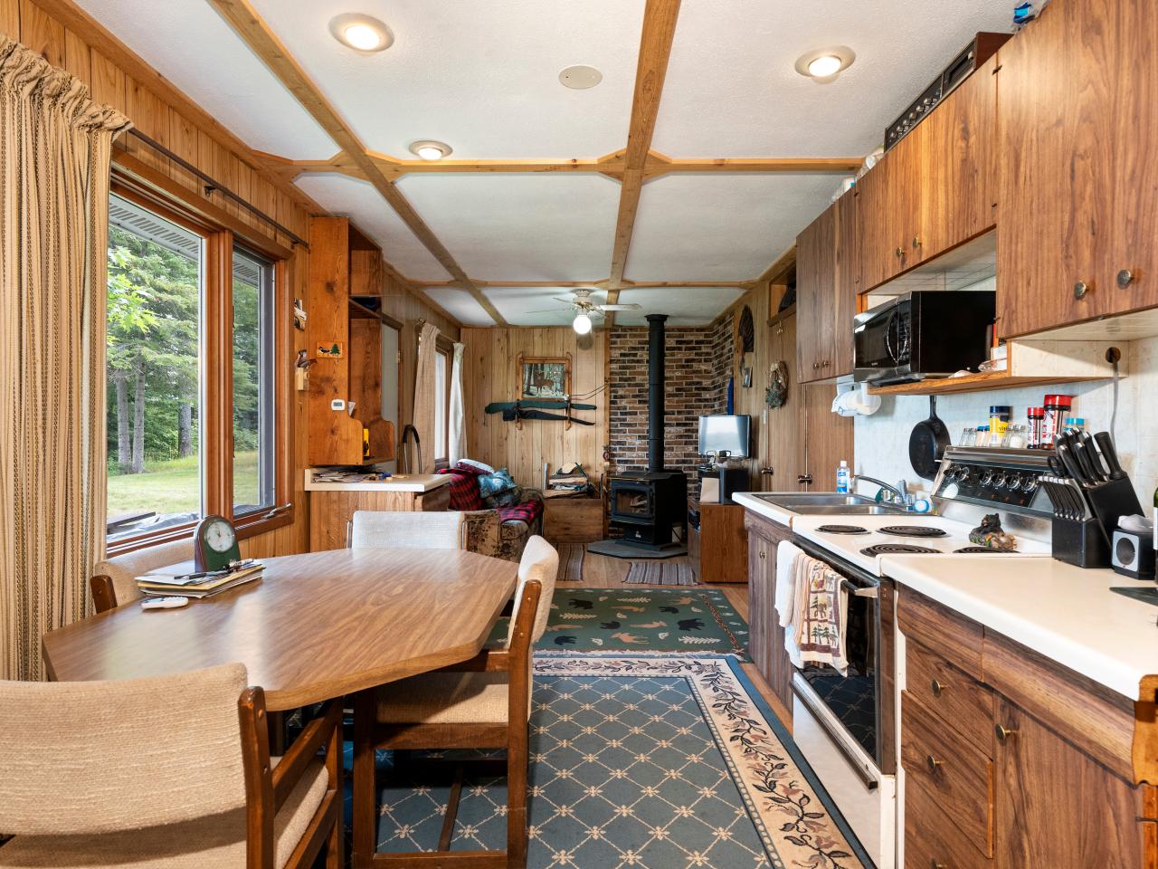 Amik Lake Property 1682 Turner Lake Rd E Photo 4