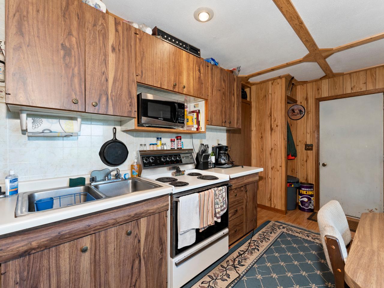 Amik Lake Property 1682 Turner Lake Rd E Photo 9