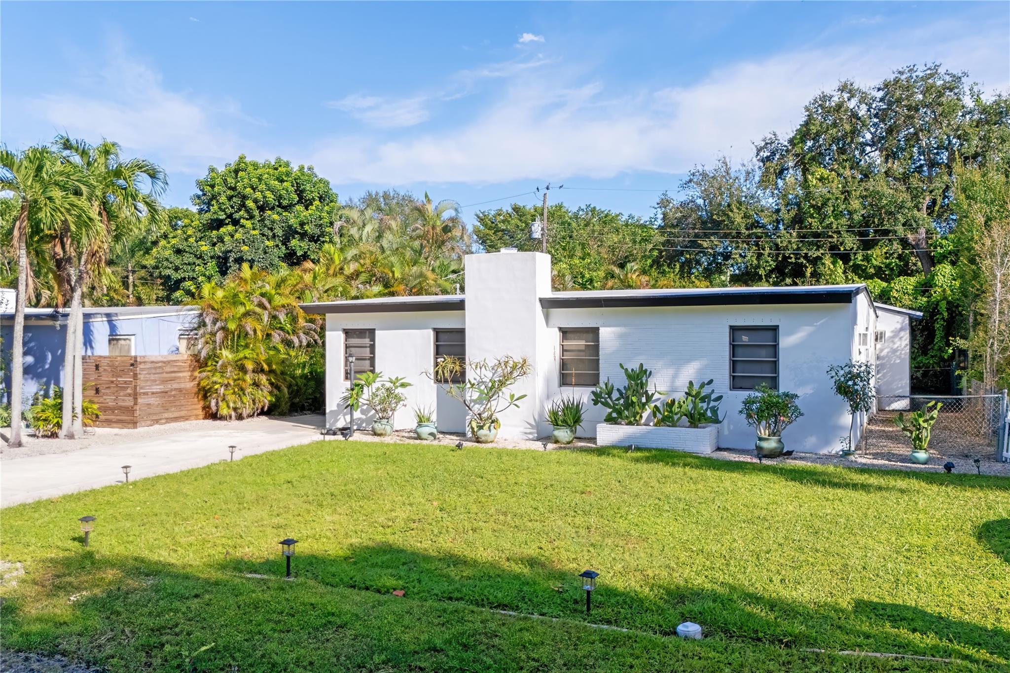 1717 Sw 14th St Fort Lauderdale FL 33312 | F10466939