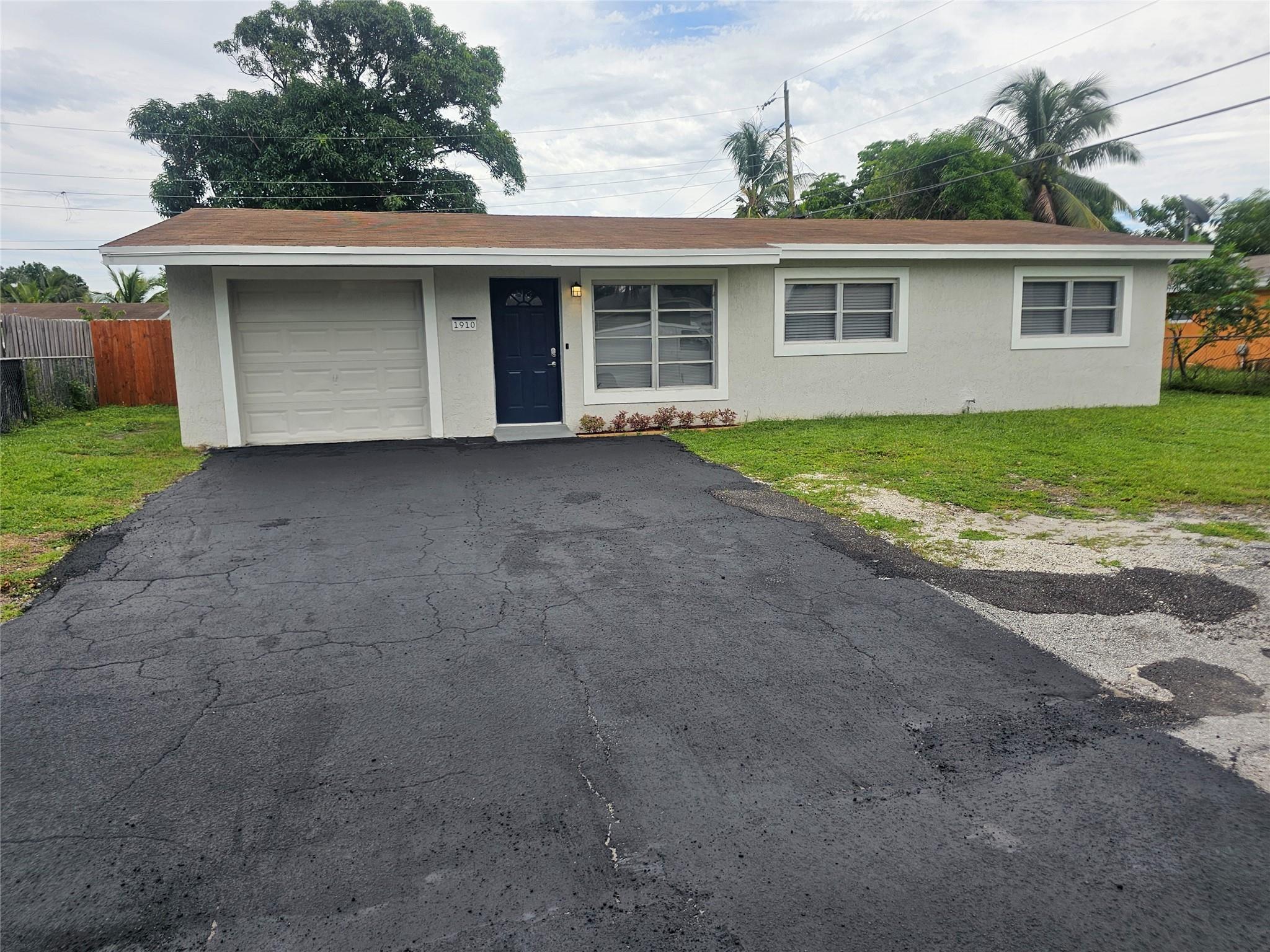 1910 Ne 1st Ter Pompano Beach FL 33060 | F10467590