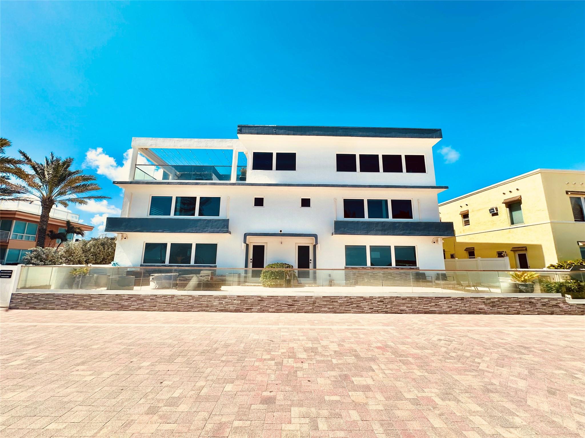 Homes for sale in Hollywood, FL | 2203 N Surf Rd #PH 2, Hollywood, FL 33019 | MLS# F10467761