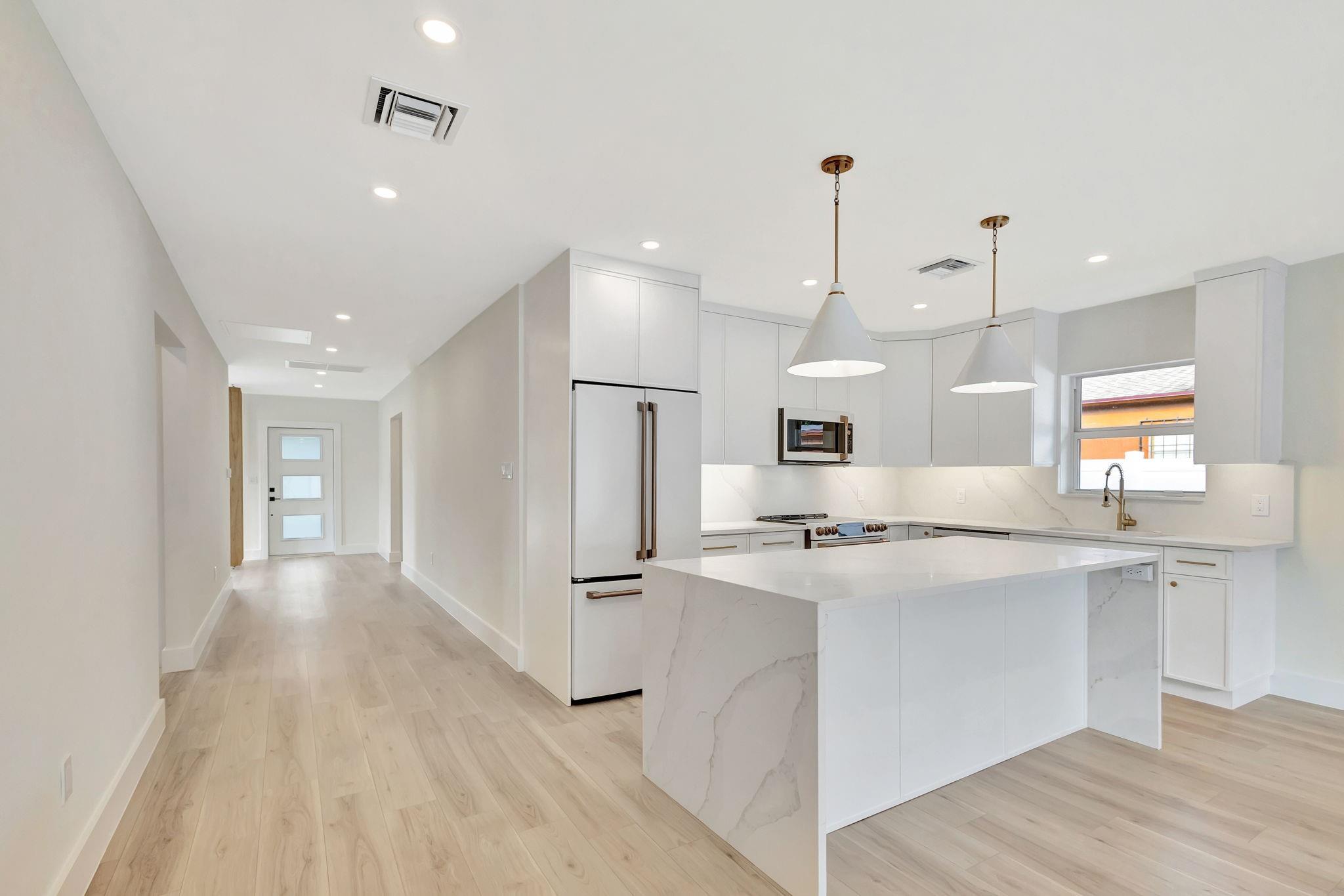 520 36th Street West Palm Beach FL 33407 | F10467007