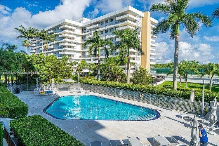 199 Ocean Lane Dr #613, Key Biscayne FL 33149