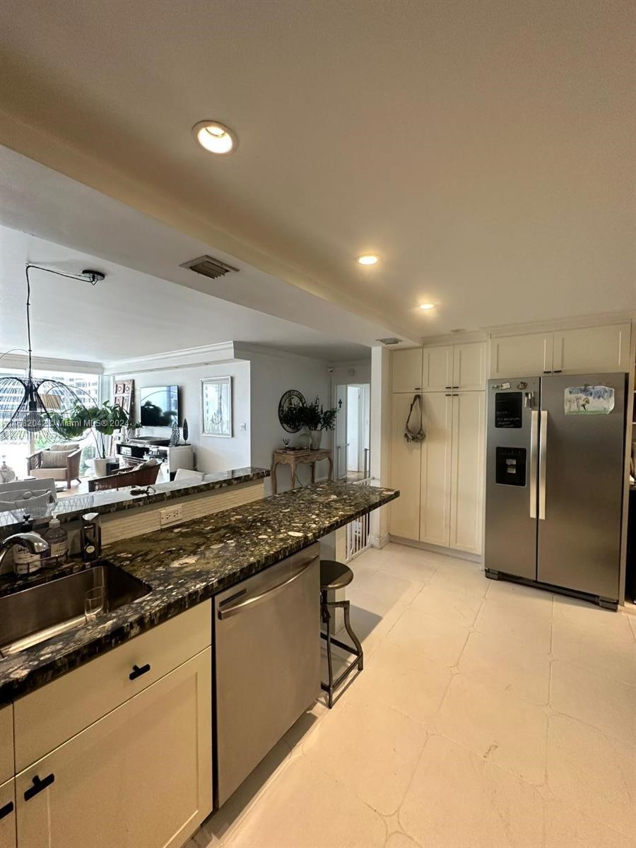 199 Ocean Lane Dr #613, Key Biscayne FL 33149