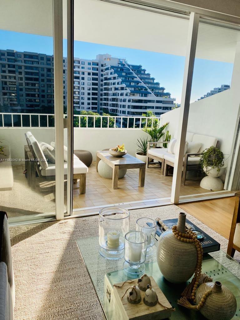 199 Ocean Lane Dr #613, Key Biscayne FL 33149