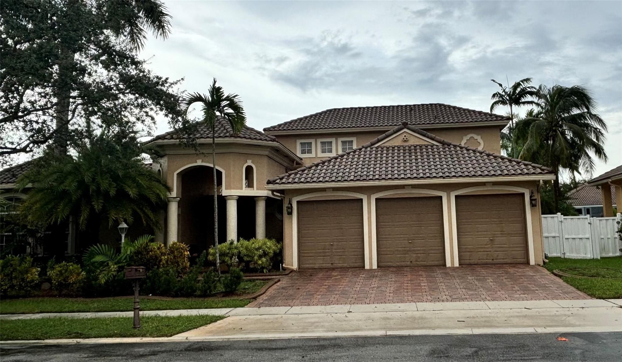 1202 Nw 137th Ave Pembroke Pines FL 33028 | F10468319