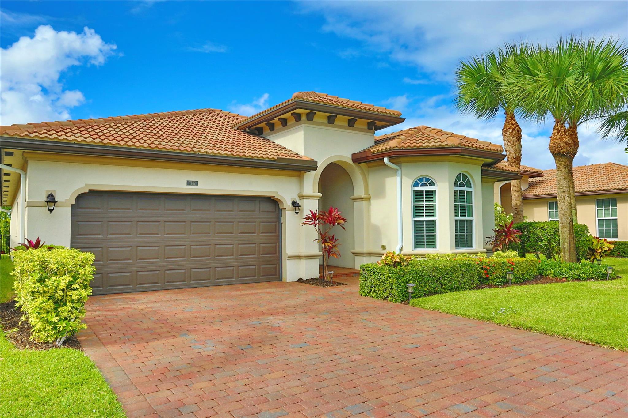 park 4 cars in driveway