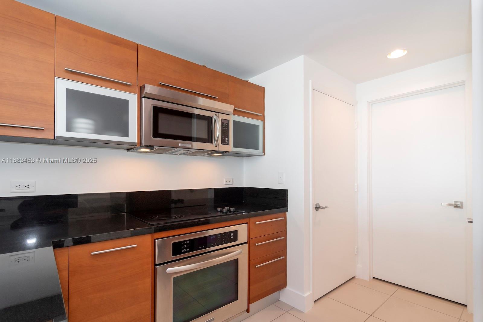 244 Biscayne Blvd #2203, Miami FL 33132