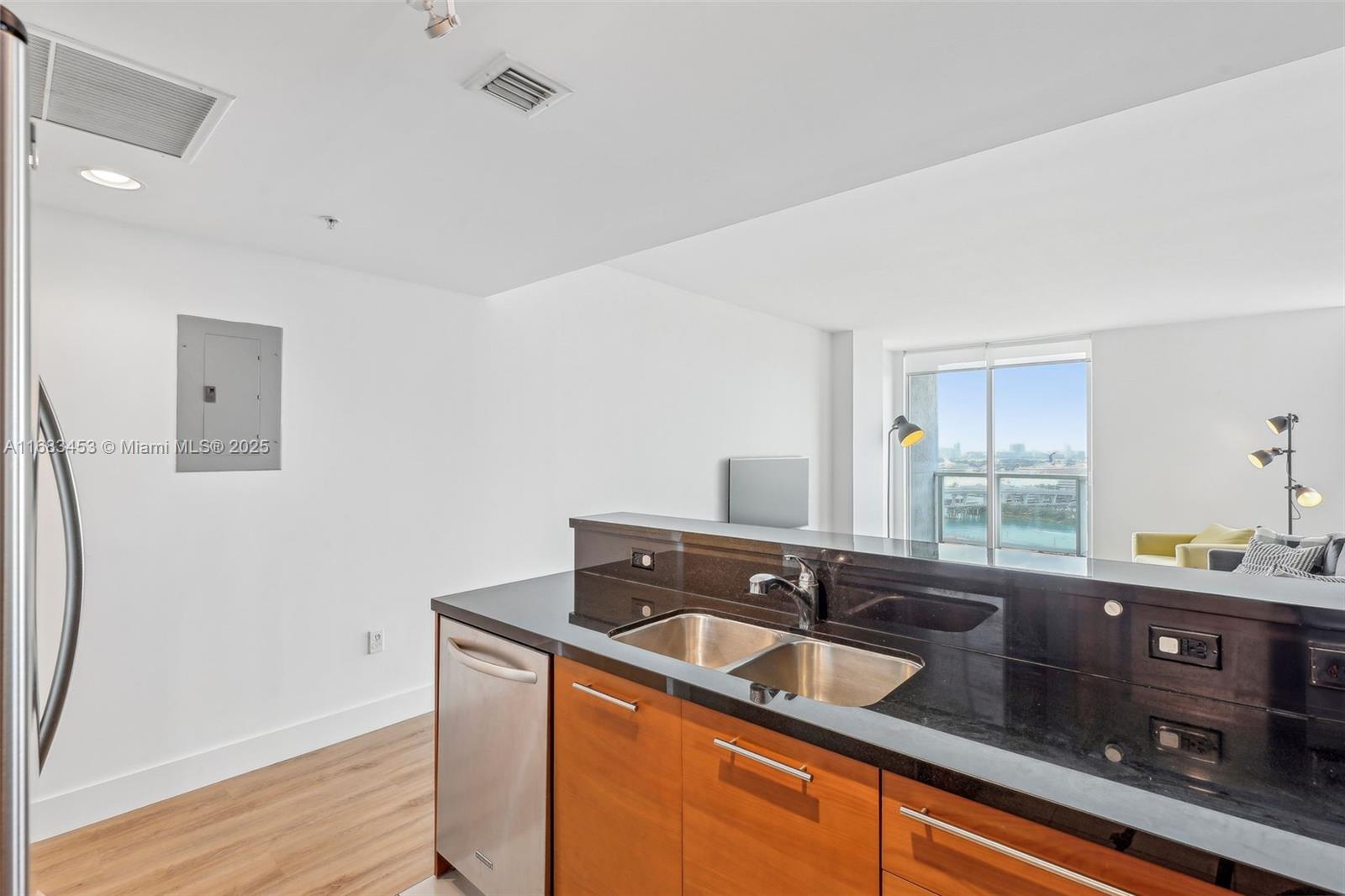 244 Biscayne Blvd #2203, Miami FL 33132