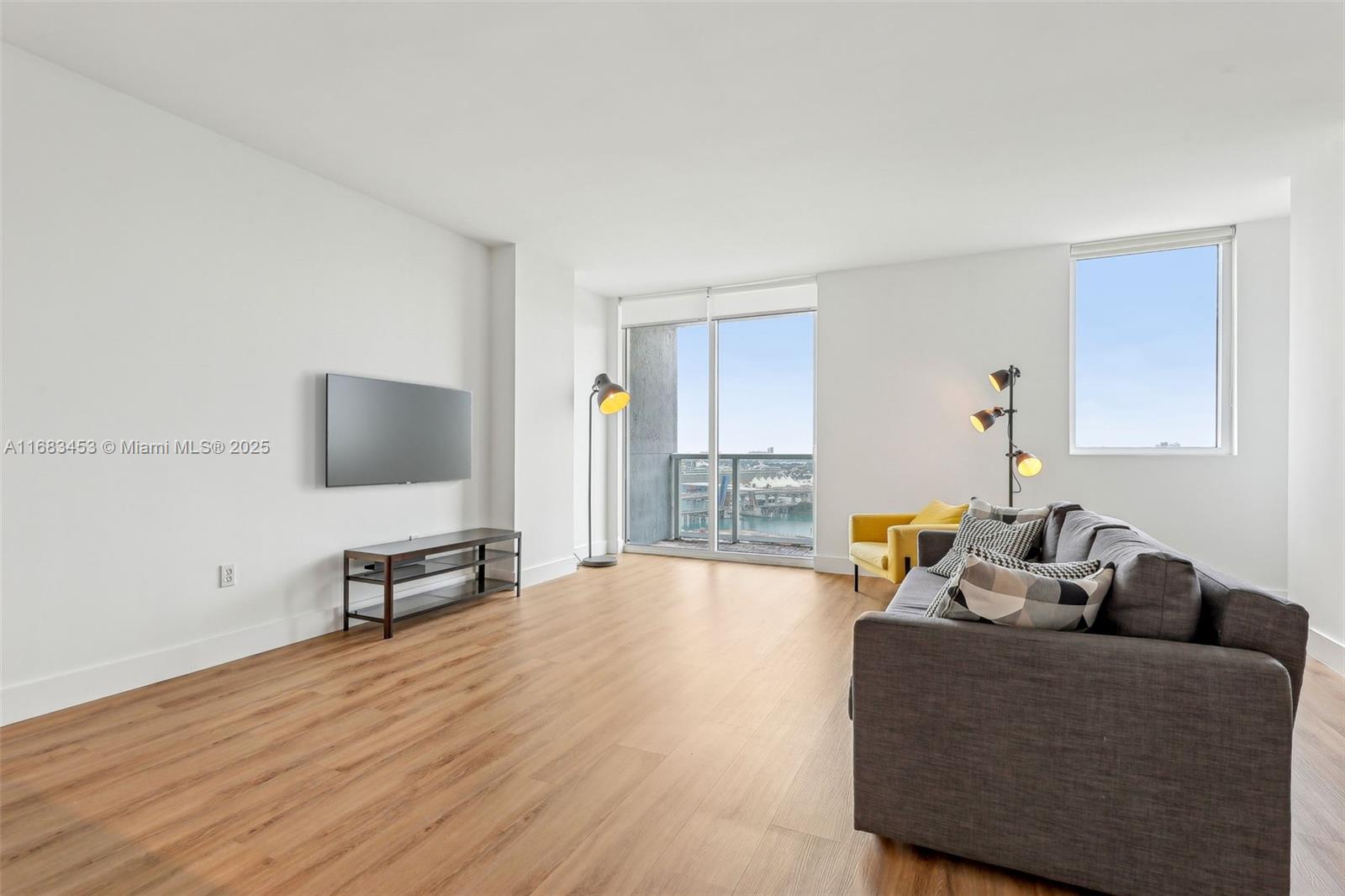 244 Biscayne Blvd #2203, Miami FL 33132