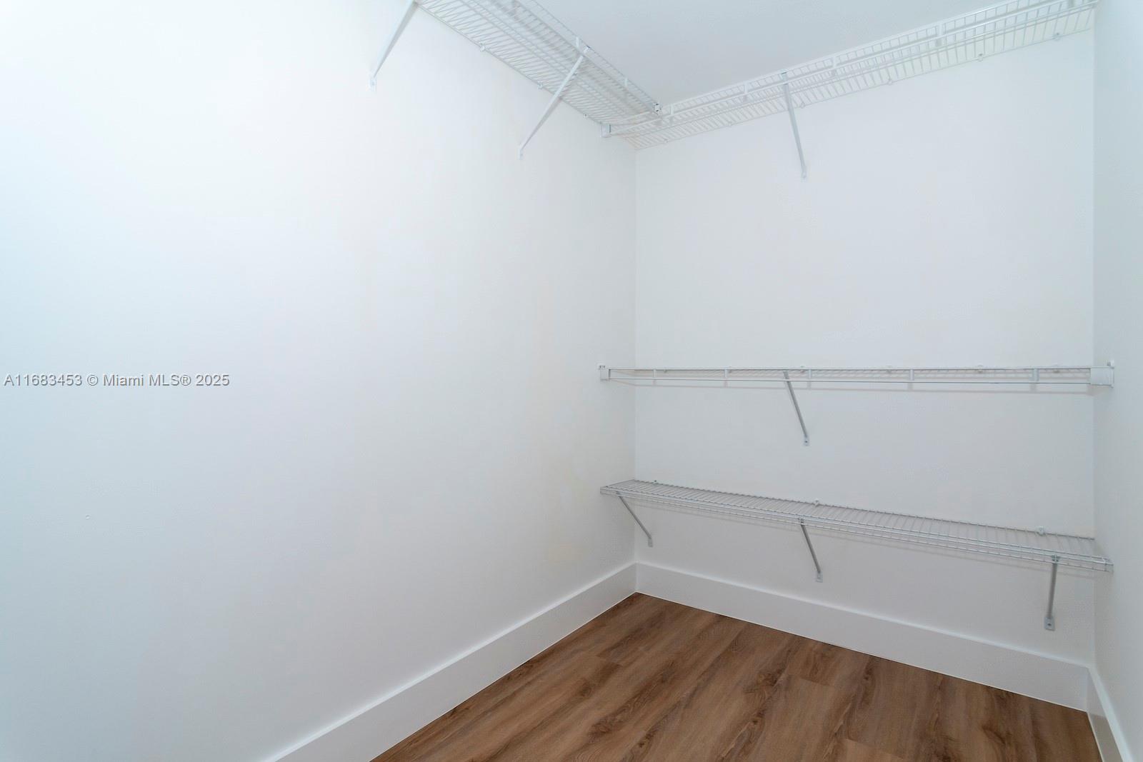 244 Biscayne Blvd #2203, Miami FL 33132