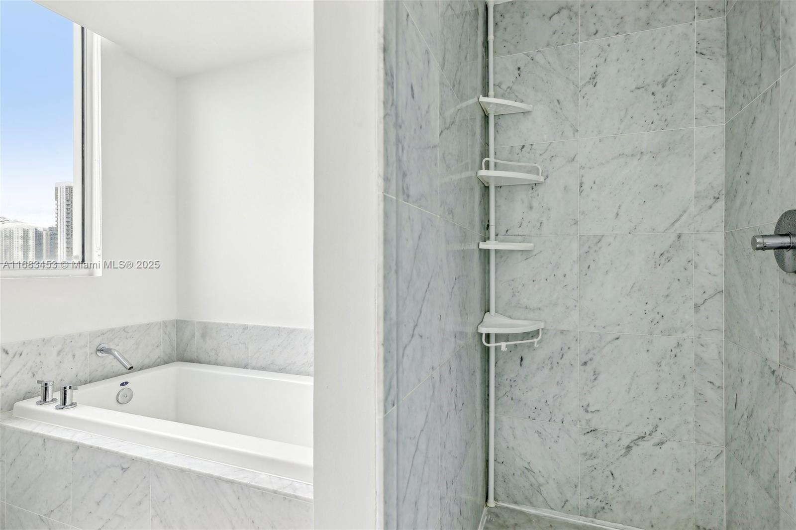 244 Biscayne Blvd #2203, Miami FL 33132