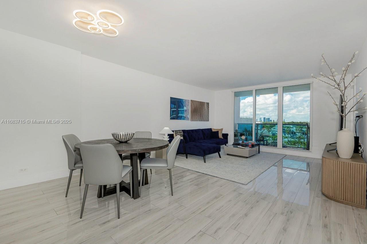 Roney Palace Condo