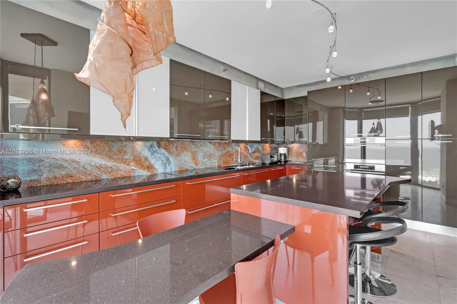 300 S Pointe Dr #2102, Miami Beach FL 33139