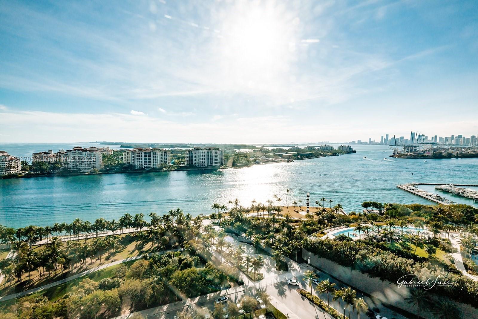 300 S Pointe Dr #2102, Miami Beach FL 33139