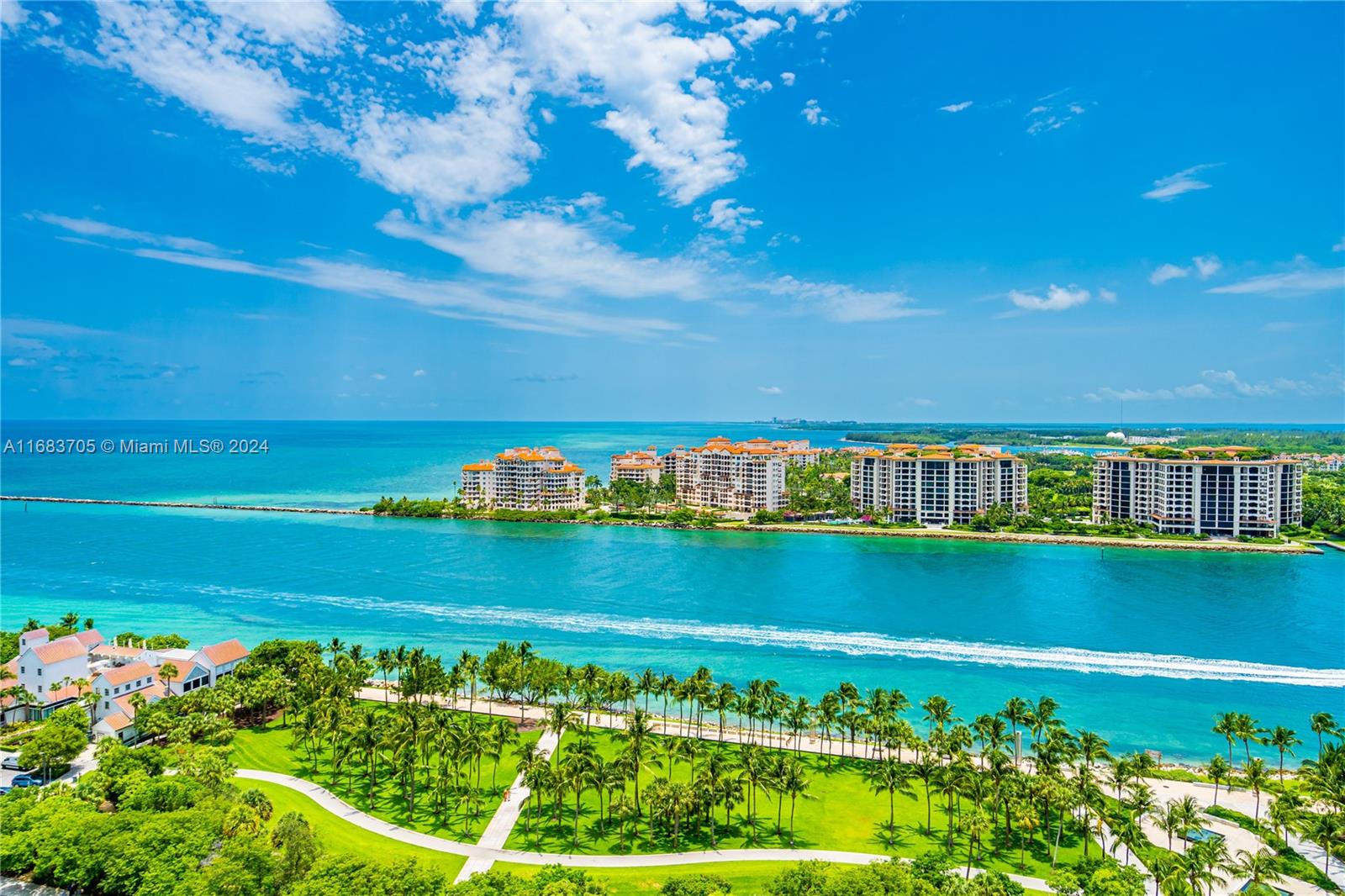300 S Pointe Dr #2102, Miami Beach FL 33139