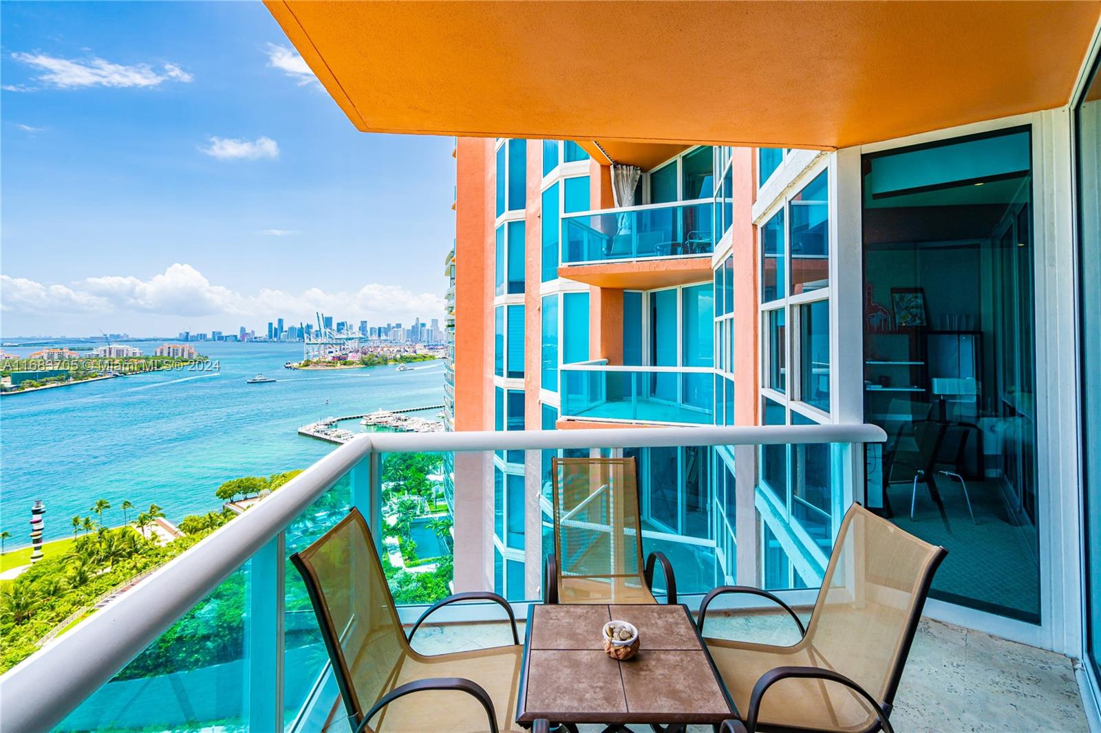 300 S Pointe Dr #2102, Miami Beach FL 33139