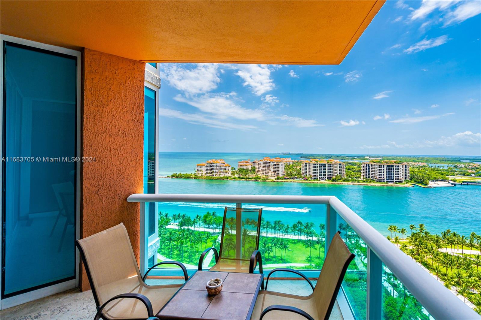 300 S Pointe Dr #2102, Miami Beach FL 33139