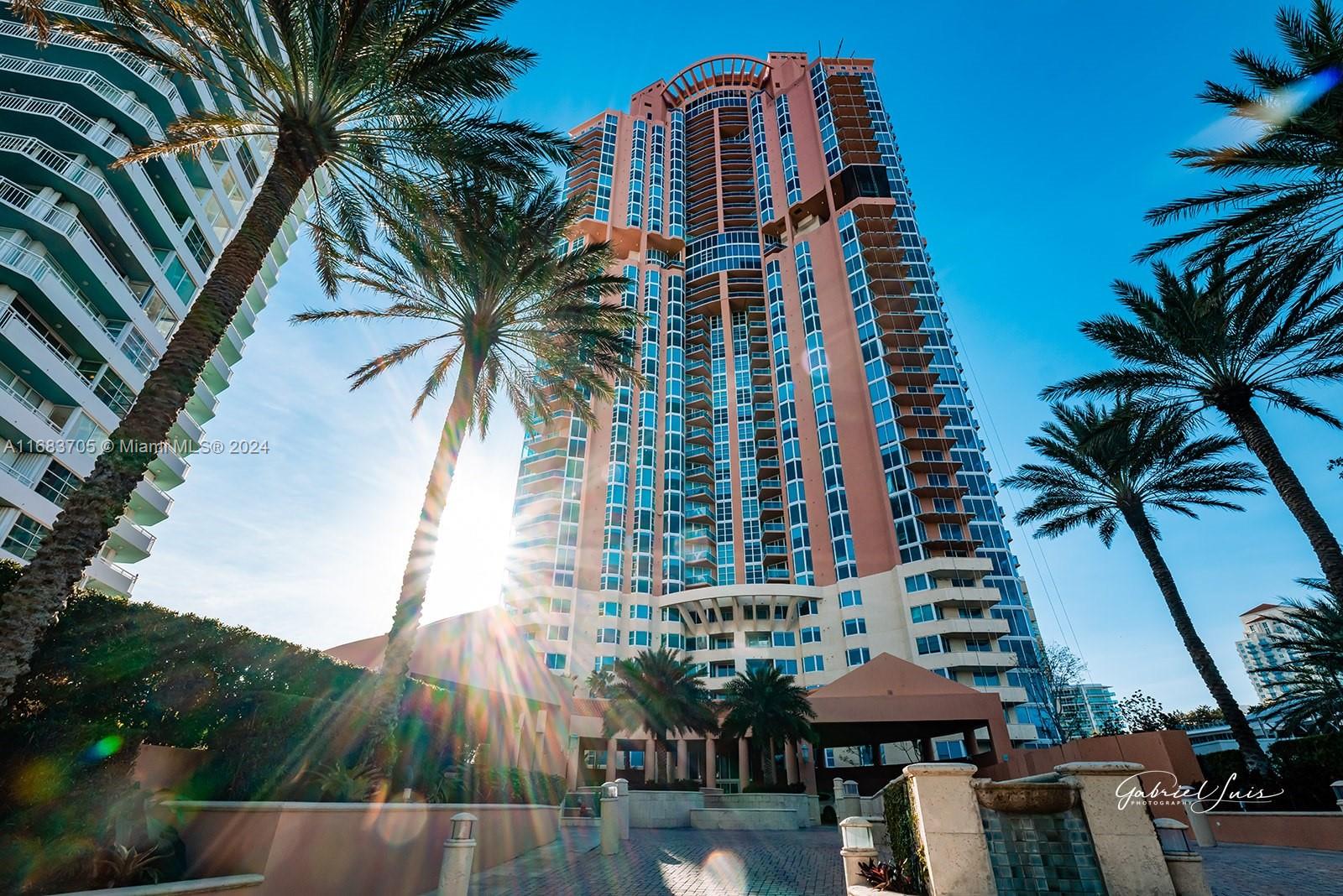 300 S Pointe Dr #2102, Miami Beach FL 33139