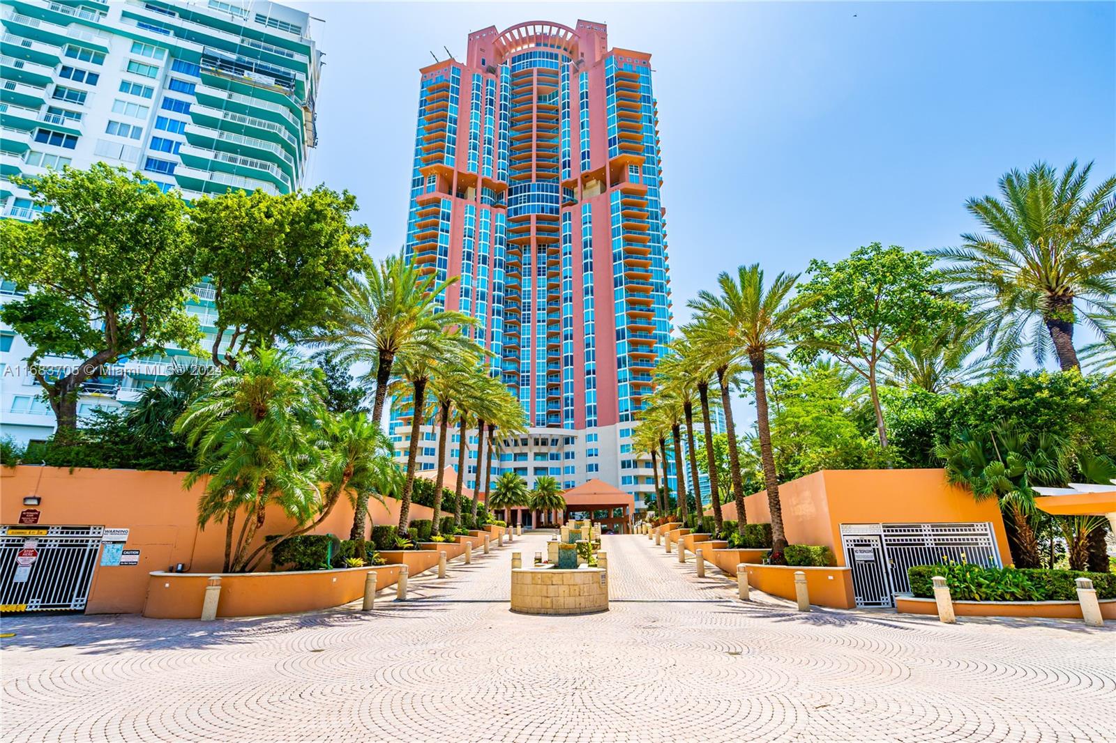 300 S Pointe Dr #2102, Miami Beach FL 33139