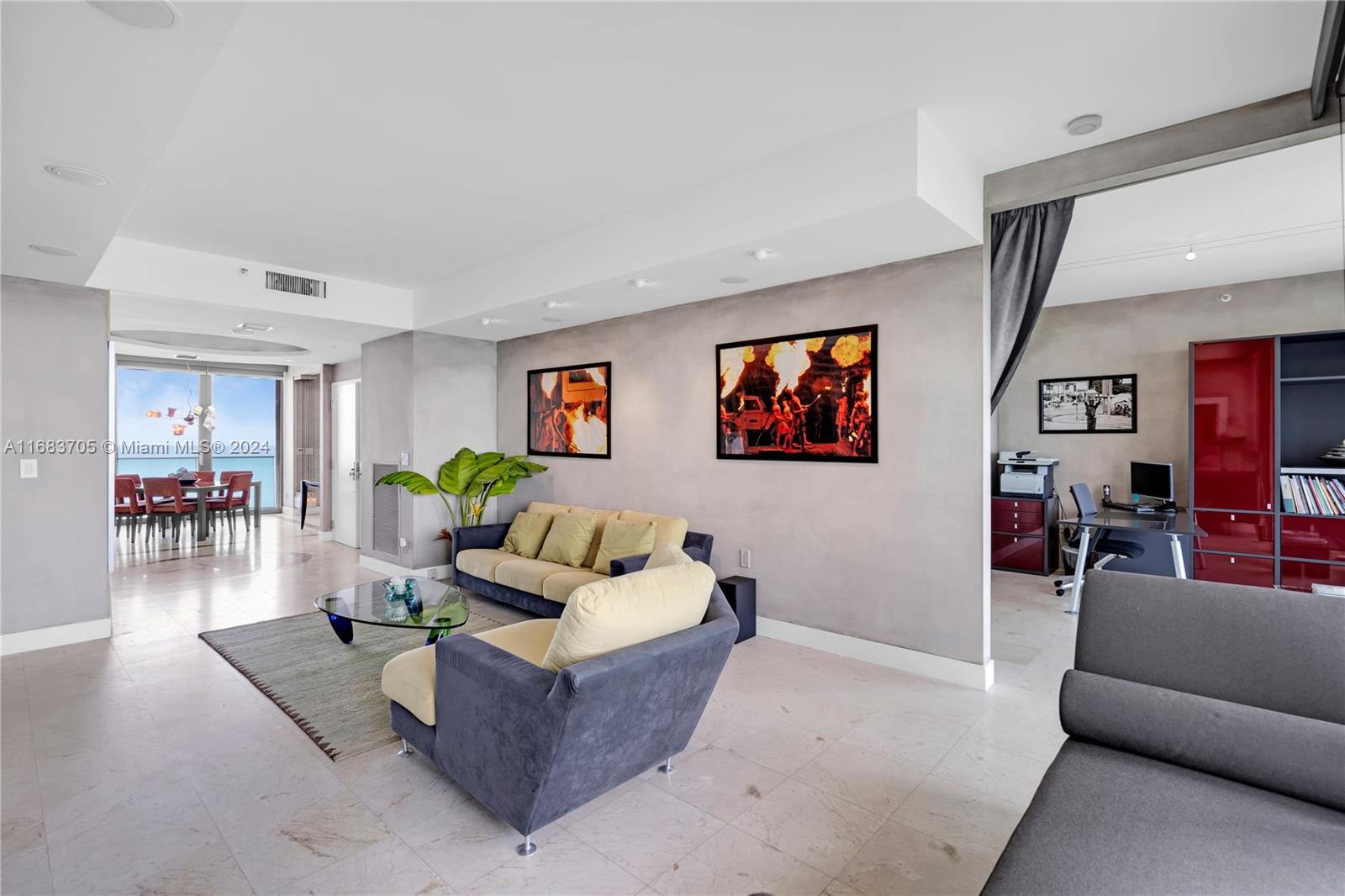 300 S Pointe Dr #2102, Miami Beach FL 33139