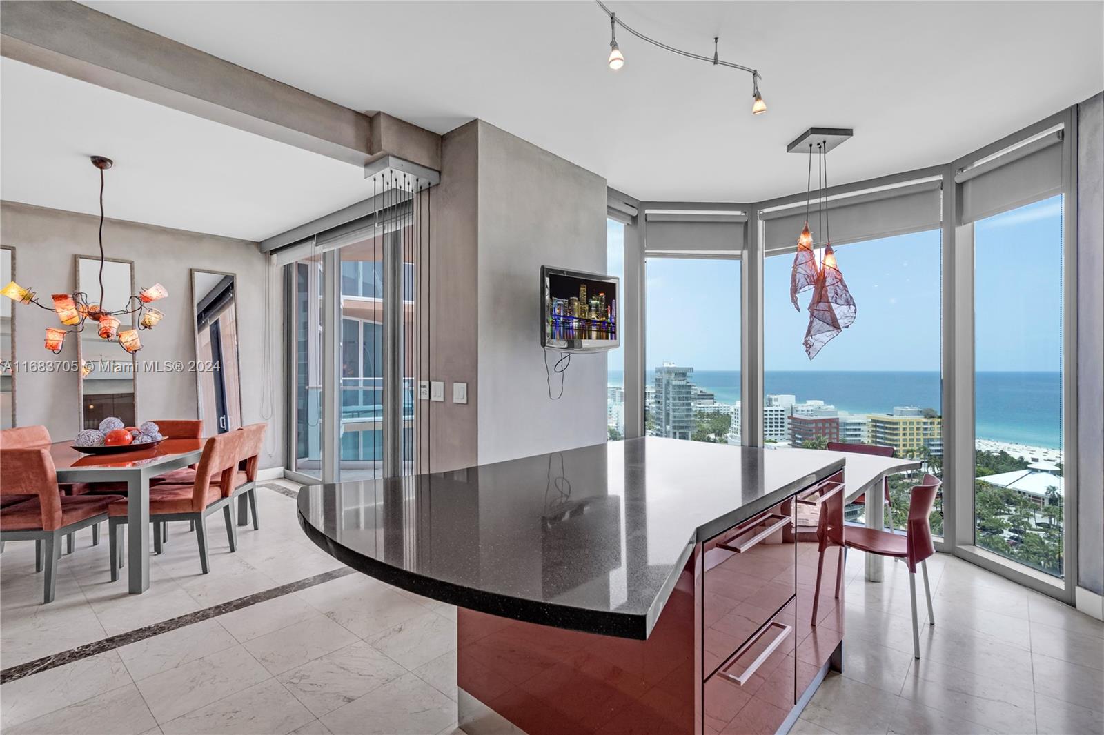 300 S Pointe Dr #2102, Miami Beach FL 33139