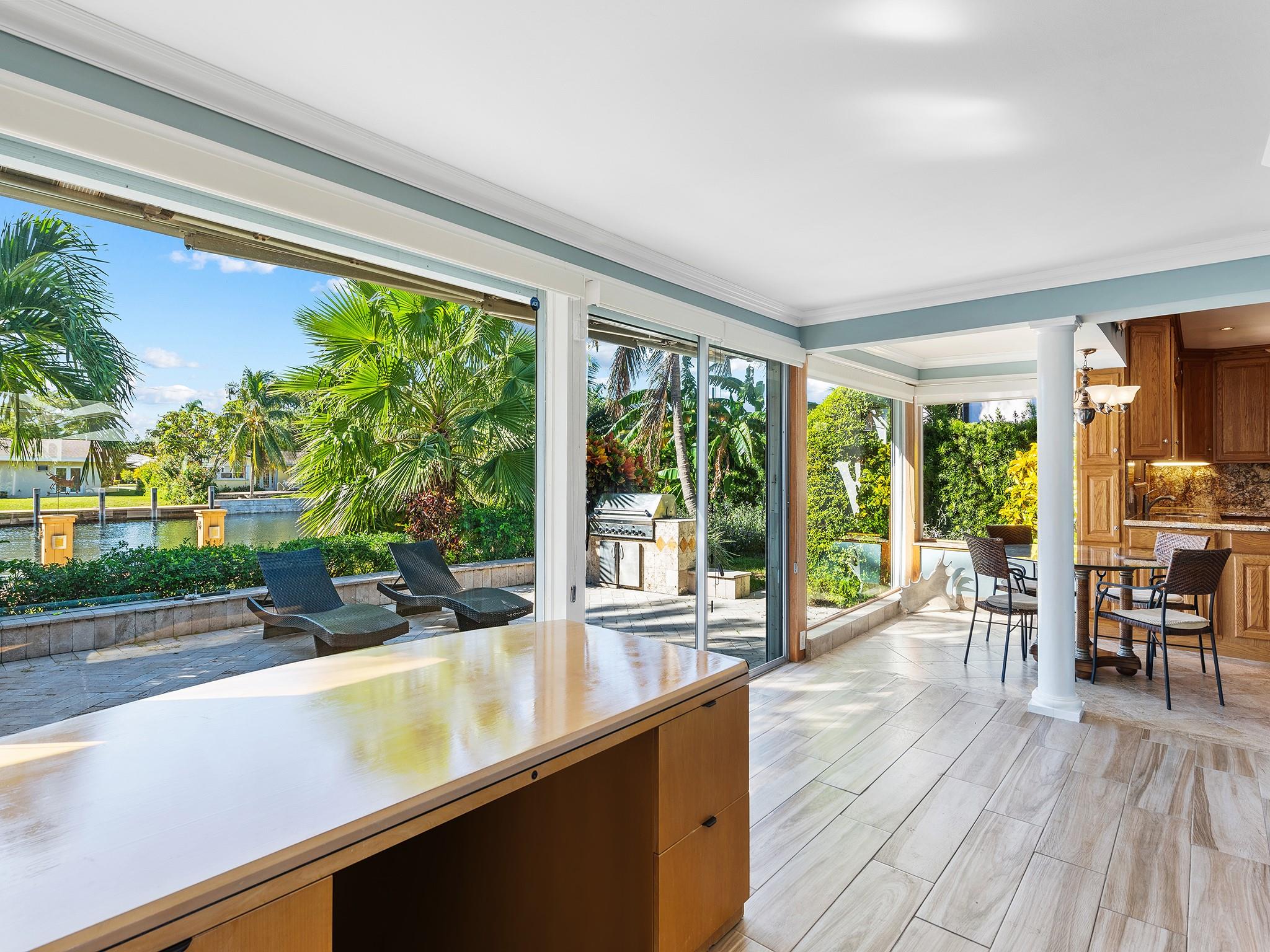 Looking Towards The
Outside Grill & Breakfast
area.