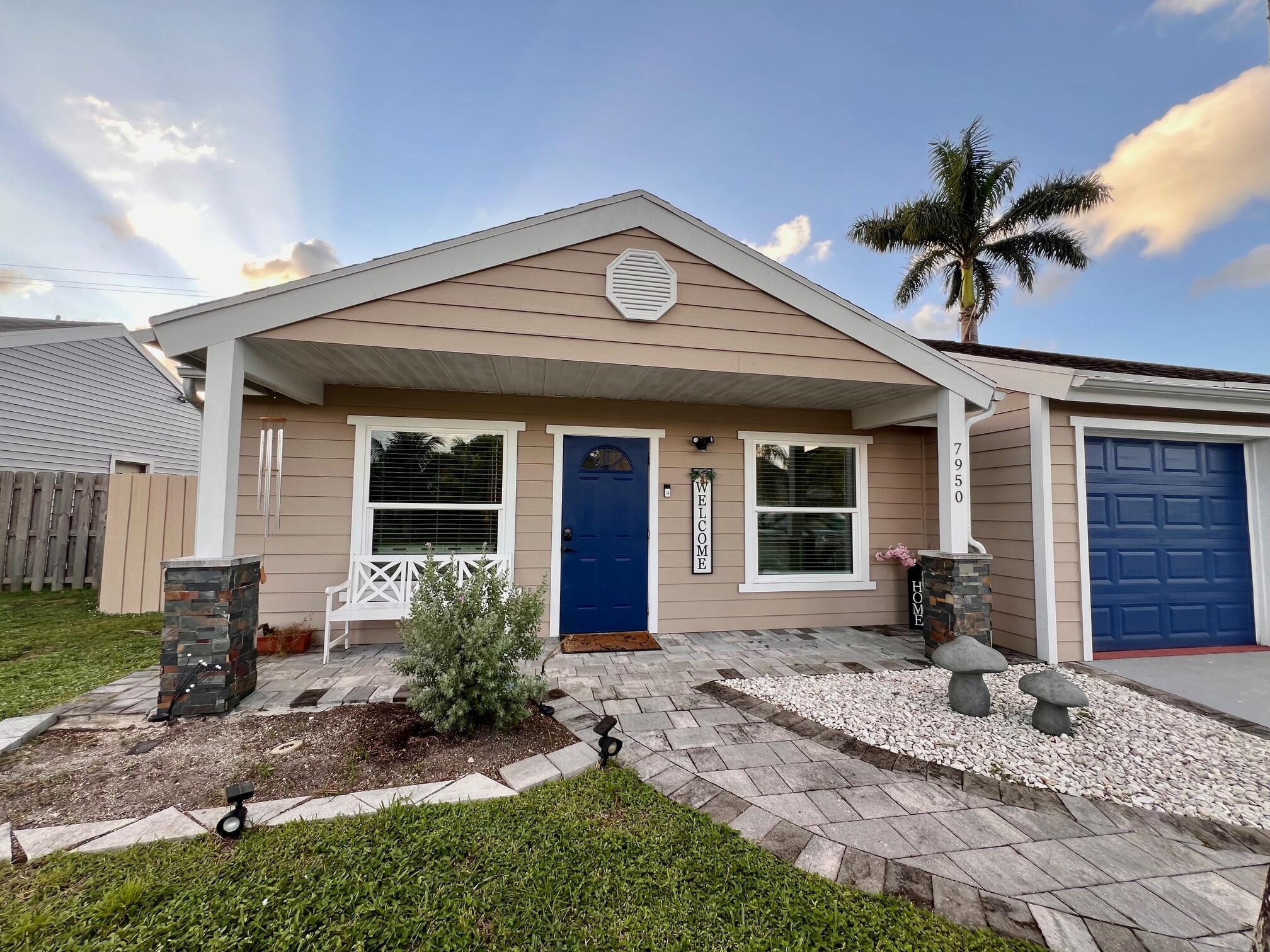 7950 Ridgewood Drive Lake Worth FL 33467 | R11032810