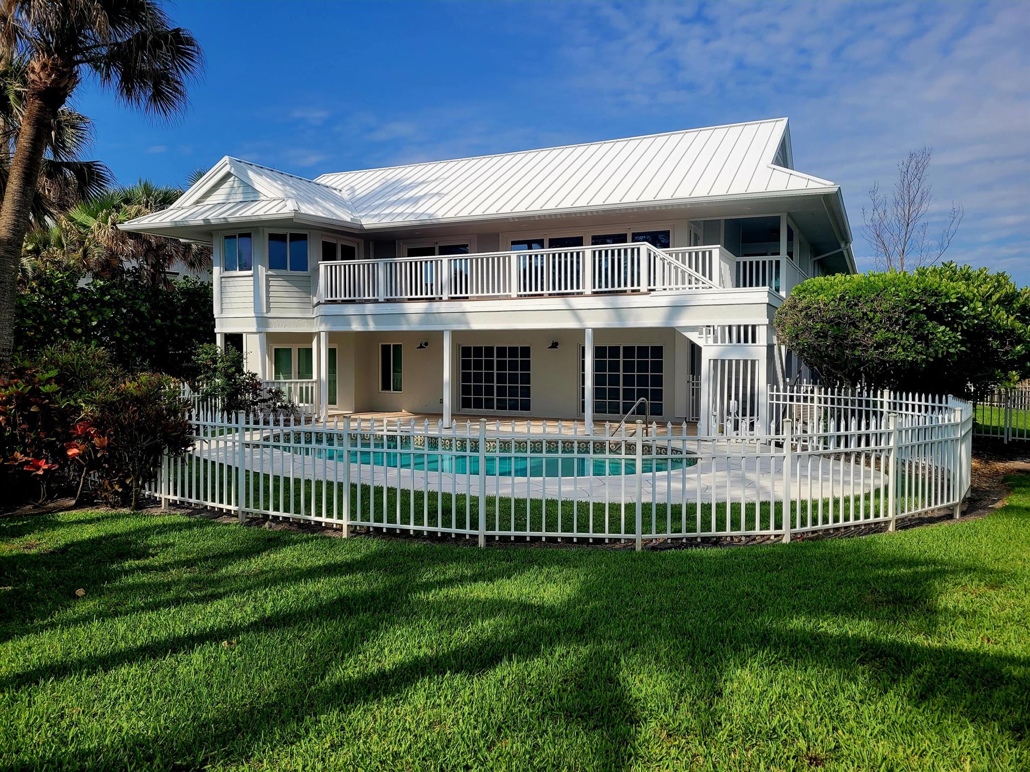 Homes for sale in Jupiter Island, FL | 162 N Beach Road, Jupiter Island, FL 33455 | MLS# R11033155