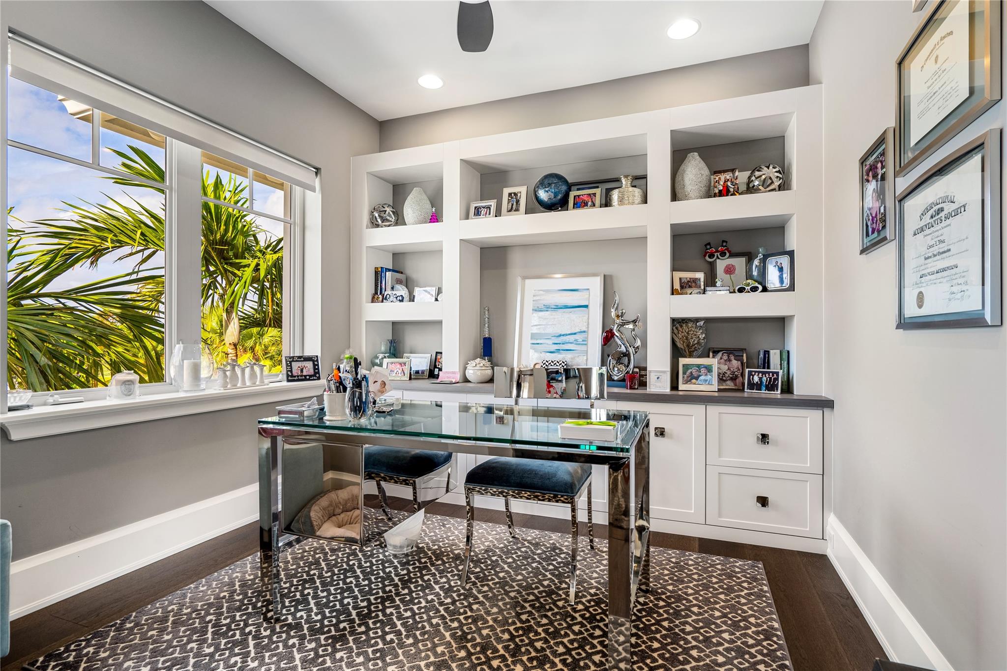 Primary Suite Office