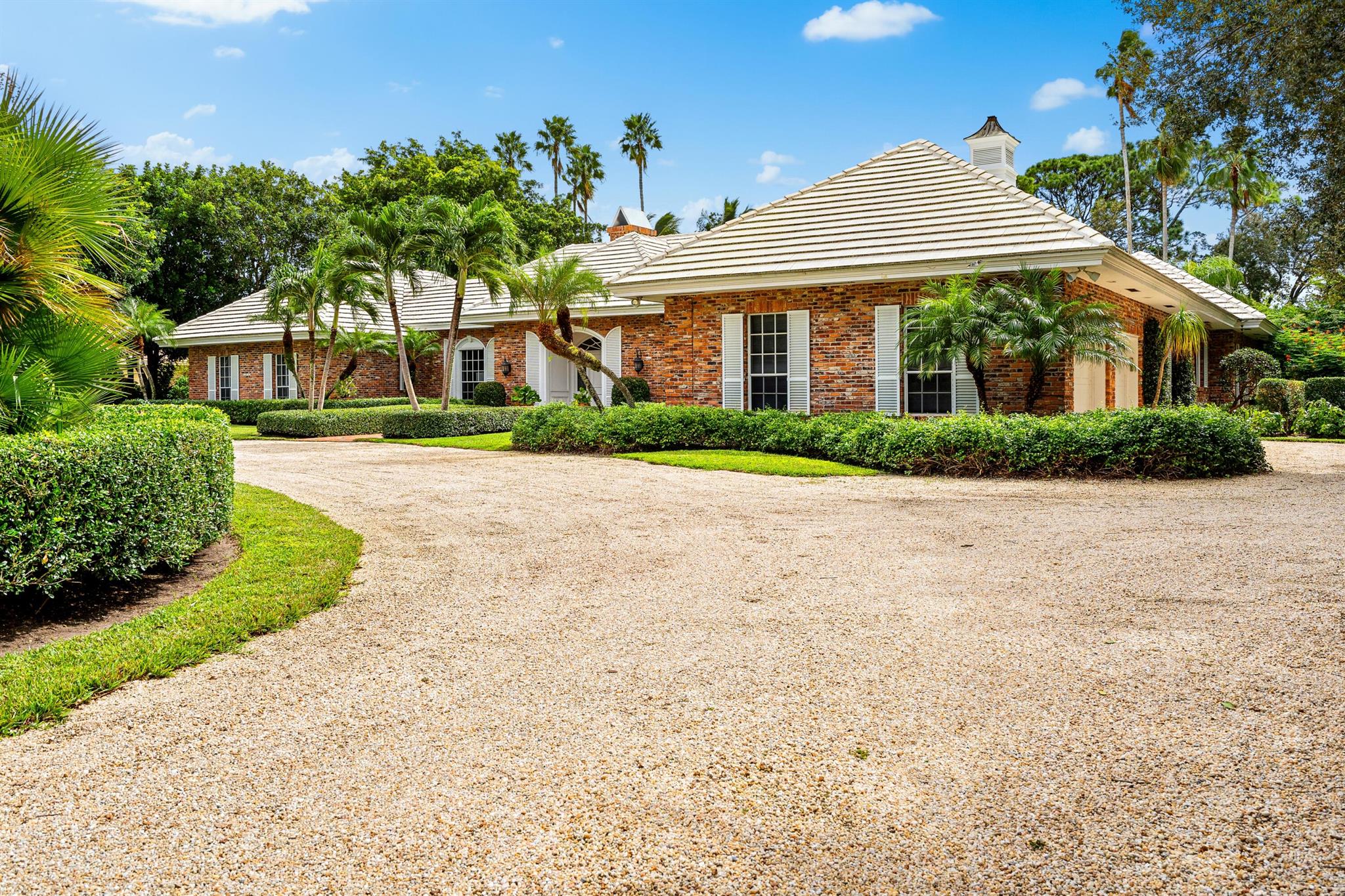 58 Country Road S Village Of Golf FL 33436 | R11033859