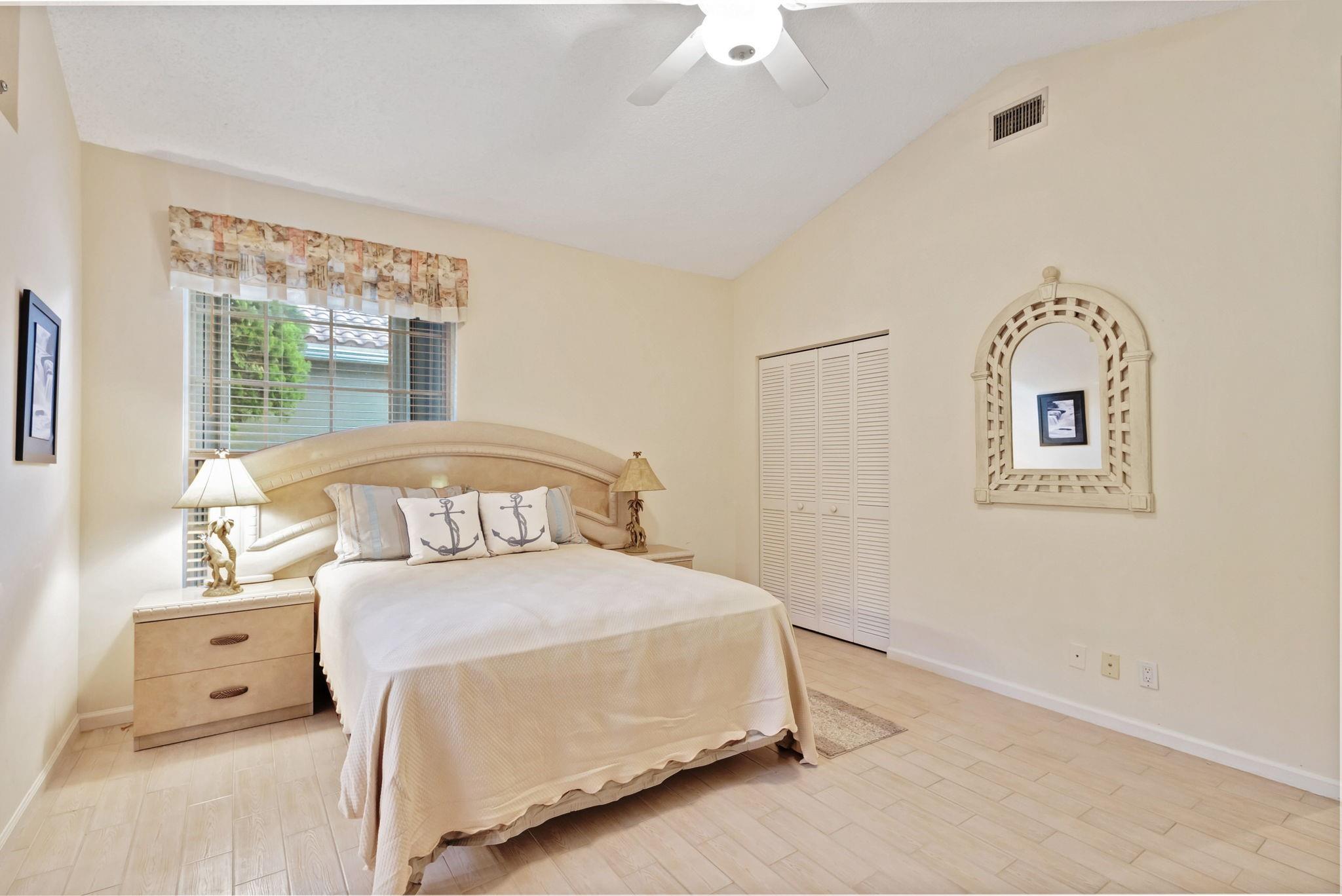 SECOND PRIMARY SUITE W/PRIVATE BATH