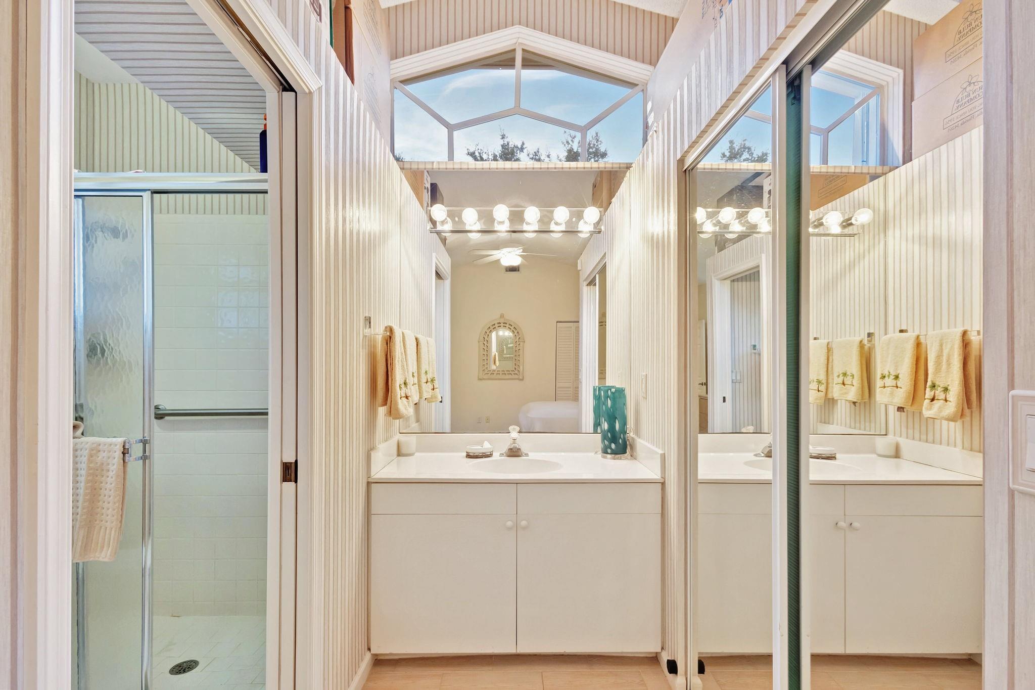 2ND. PRIMARY BATHROOM